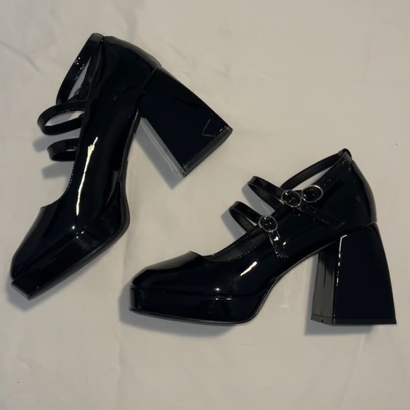 Chunky Heeled Mary Jane shoes - Picture 2 of 4